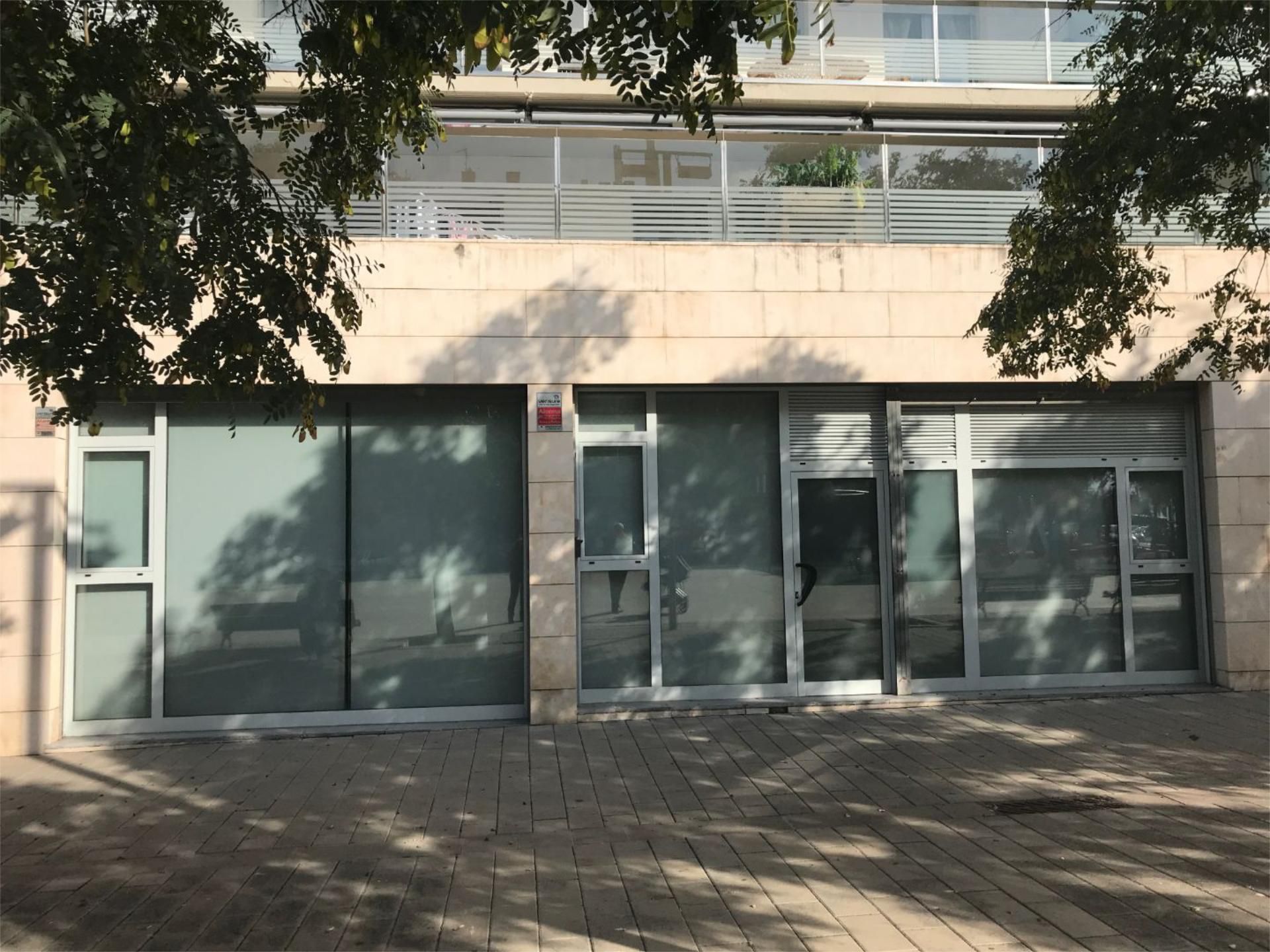 Vista exterior de Local en venta en Badalona con Aire acondicionado, Calefacción y Parquet