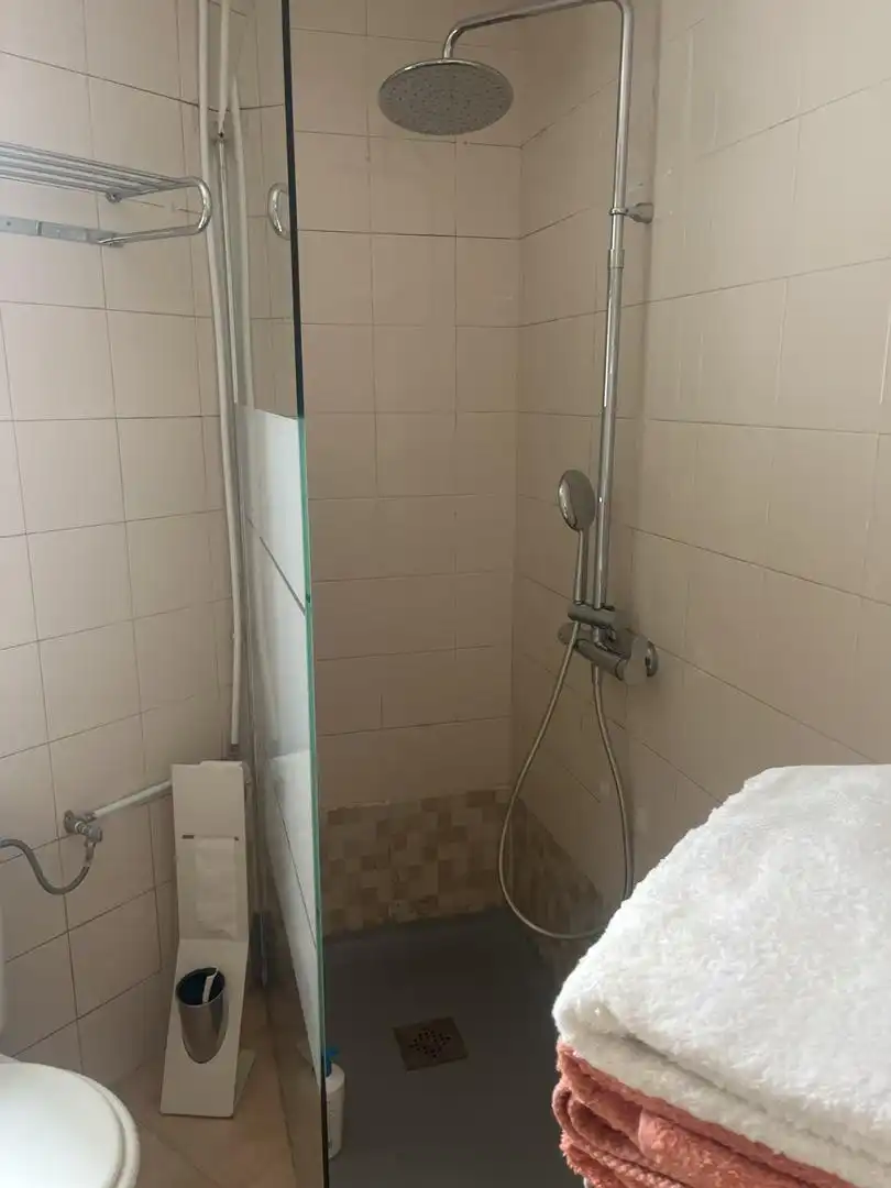 Piso de alquiler en Avenida Das Camelias, 115, Praza Independencia Baño de Piso de alquiler en Vigo