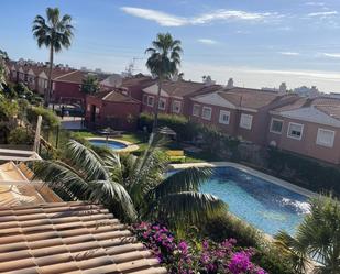 Vista exterior de Casa adosada de lloguer en Vélez-Málaga amb Calefacció, Jardí privat i Terrassa