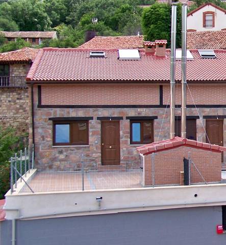 Casa adosada en Venta en Calle de las Eras, 2 en Barruelo de Santullán