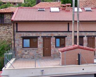 Vista exterior de Casa adosada en venda en Barruelo de Santullán