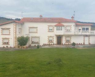 Vista exterior de Casa o xalet de lloguer en Santa Cruz de Bezana