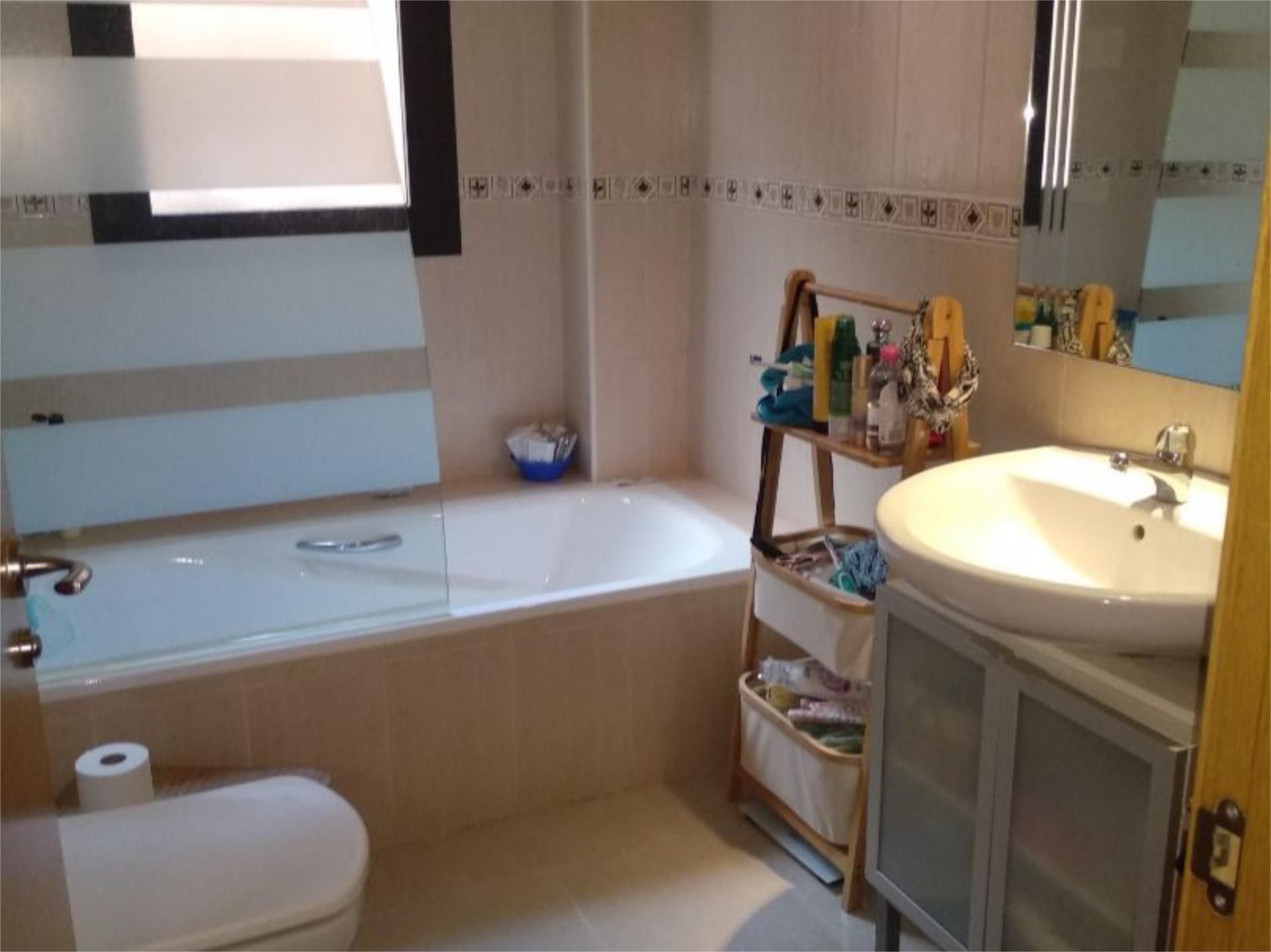 Bathroom of Flat for sale in Ayerbe  with Air Conditioner, Heating and Furnished