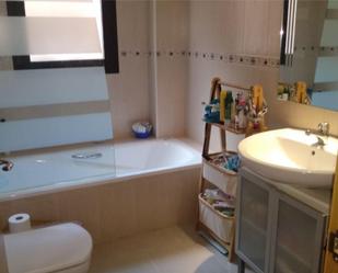 Bathroom of Flat for sale in Ayerbe  with Air Conditioner, Heating and Furnished