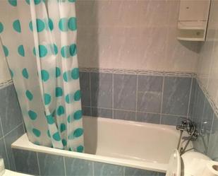 Bathroom of Flat to rent in Villares de la Reina  with Heating, Terrace and Furnished