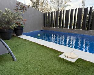 Swimming pool of Single-family semi-detached for sale in Vélez-Málaga  with Air Conditioner, Terrace and Swimming Pool