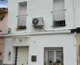 Vista exterior de Casa adosada en venda en Sant Joan de l'Ènova amb Aire condicionat, Calefacció i Terrassa