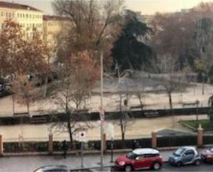 Vista exterior de Estudi de lloguer en  Madrid Capital amb Aire condicionat i Balcó