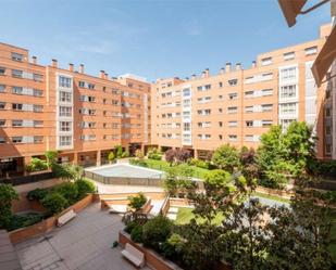 Exterior view of Flat to rent in  Madrid Capital  with Air Conditioner, Terrace and Swimming Pool