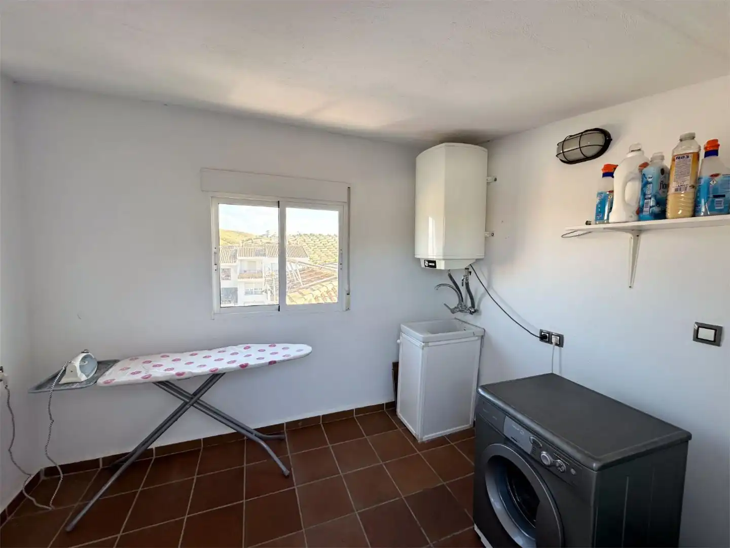 Casa adosada en venta en Calle Ramón y Cajal, 12, Freila Habitación de Casa adosada en venta en Freila con Terraza, Trastero y Amueblado