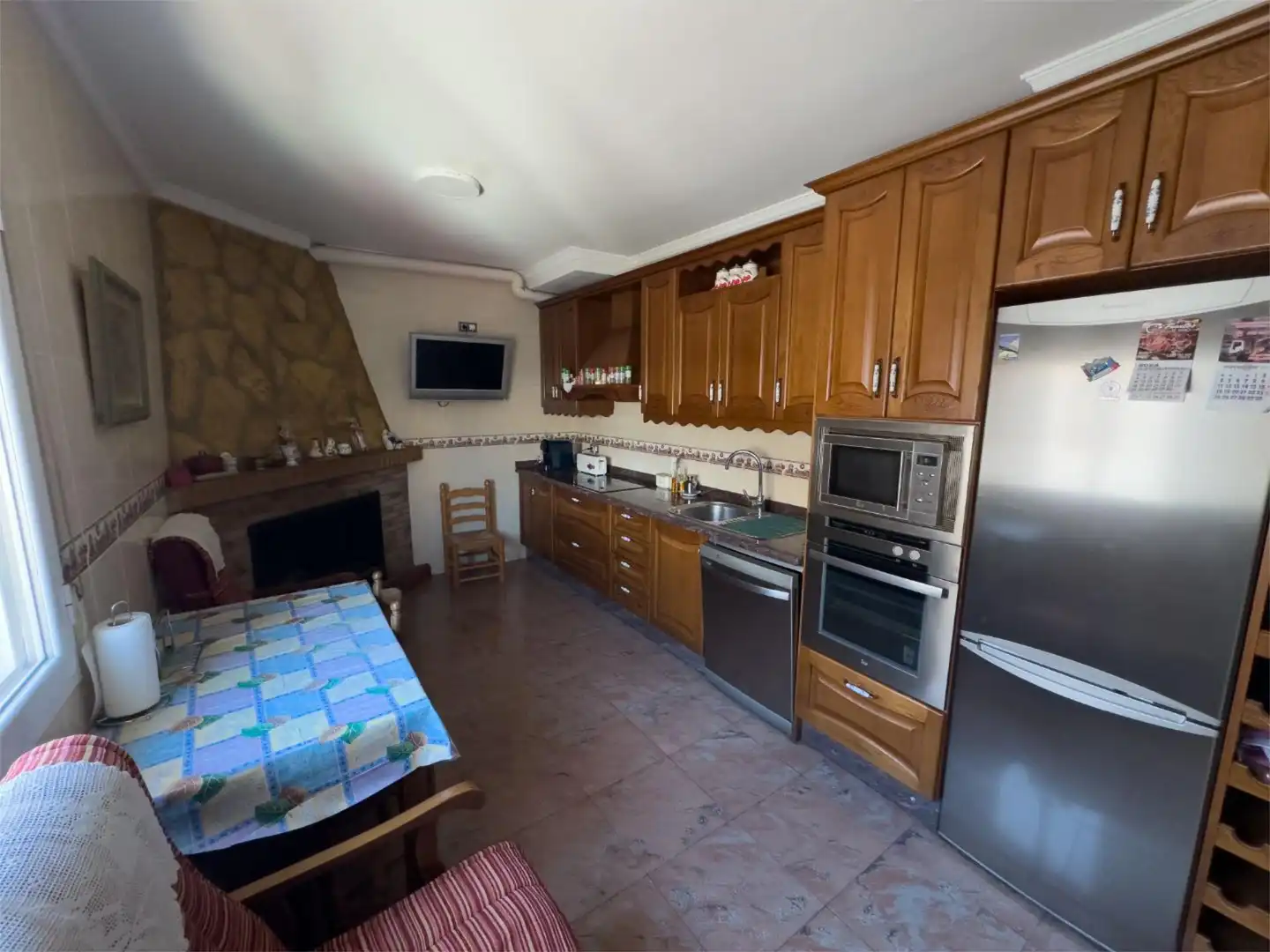 Casa adosada en venta en Calle Ramón y Cajal, 12, Freila Cocina de Casa adosada en venta en Freila con Terraza, Trastero y Amueblado