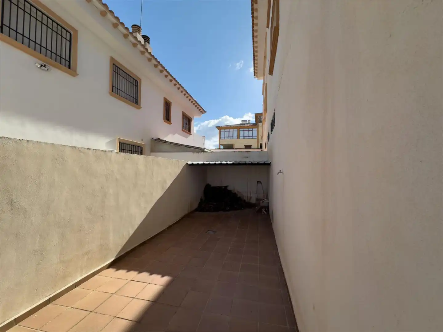 Casa adosada en venta en Calle Ramón y Cajal, 12, Freila Terraza de Casa adosada en venta en Freila con Terraza, Trastero y Amueblado