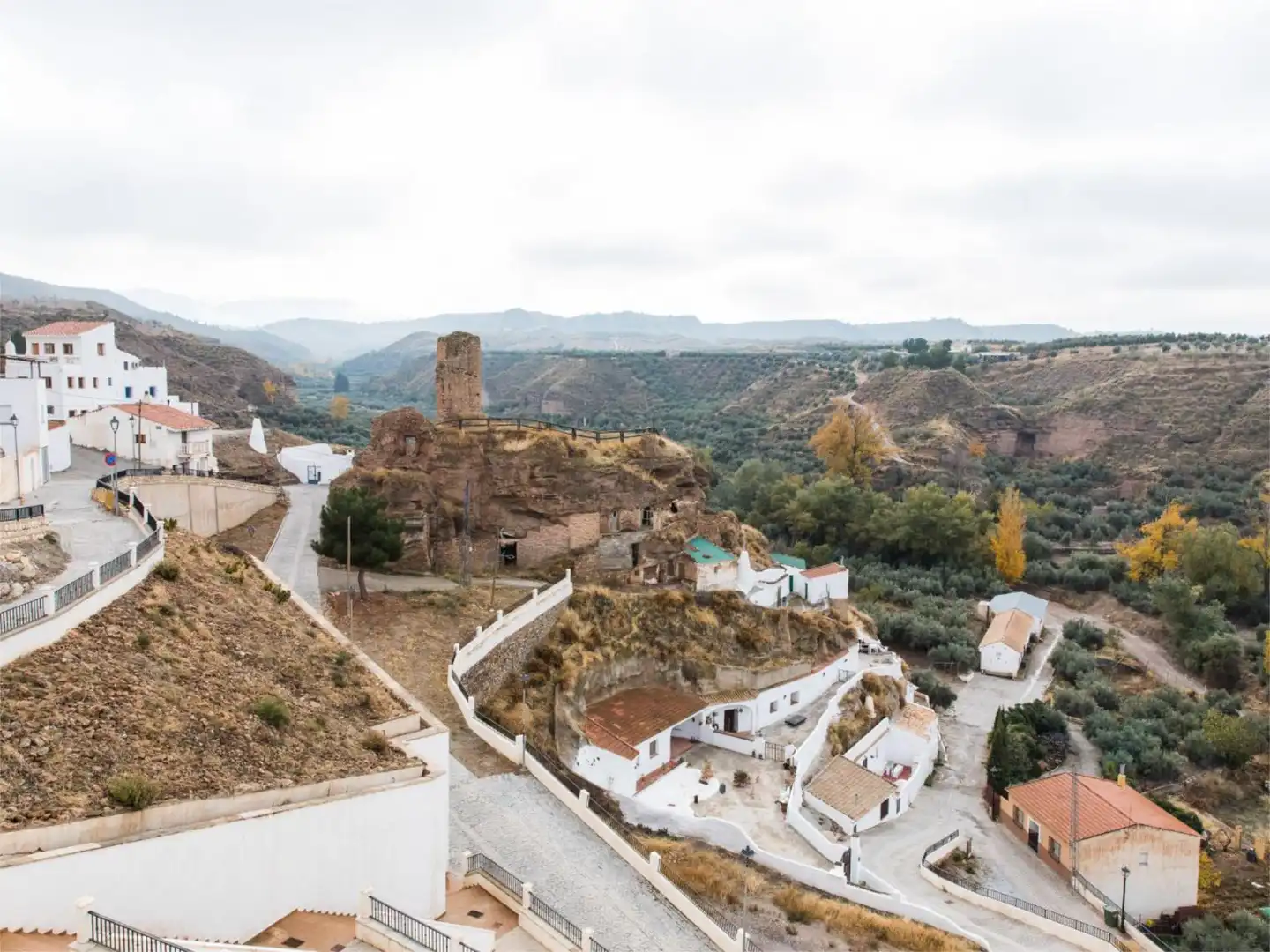 Casa adosada en venta en Calle Ramón y Cajal, 12, Freila Vista exterior de Casa adosada en venta en Freila con Terraza, Trastero y Amueblado