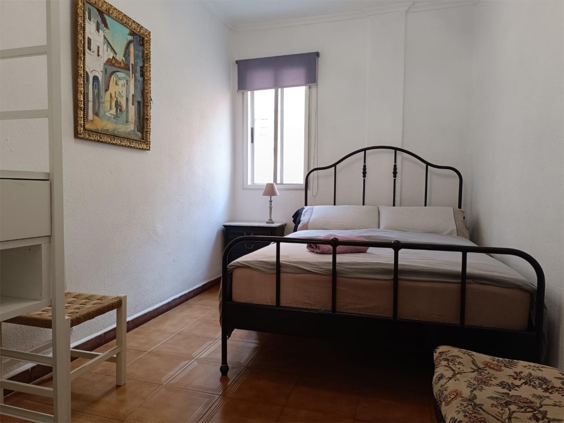 Bedroom of Flat to share in  Valencia Capital  with Furnished, Washing machine and Internet