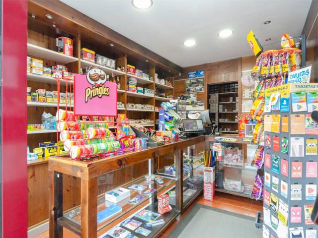 Local comercial en Venta en Avenida del Aramo, 17 en Riosa