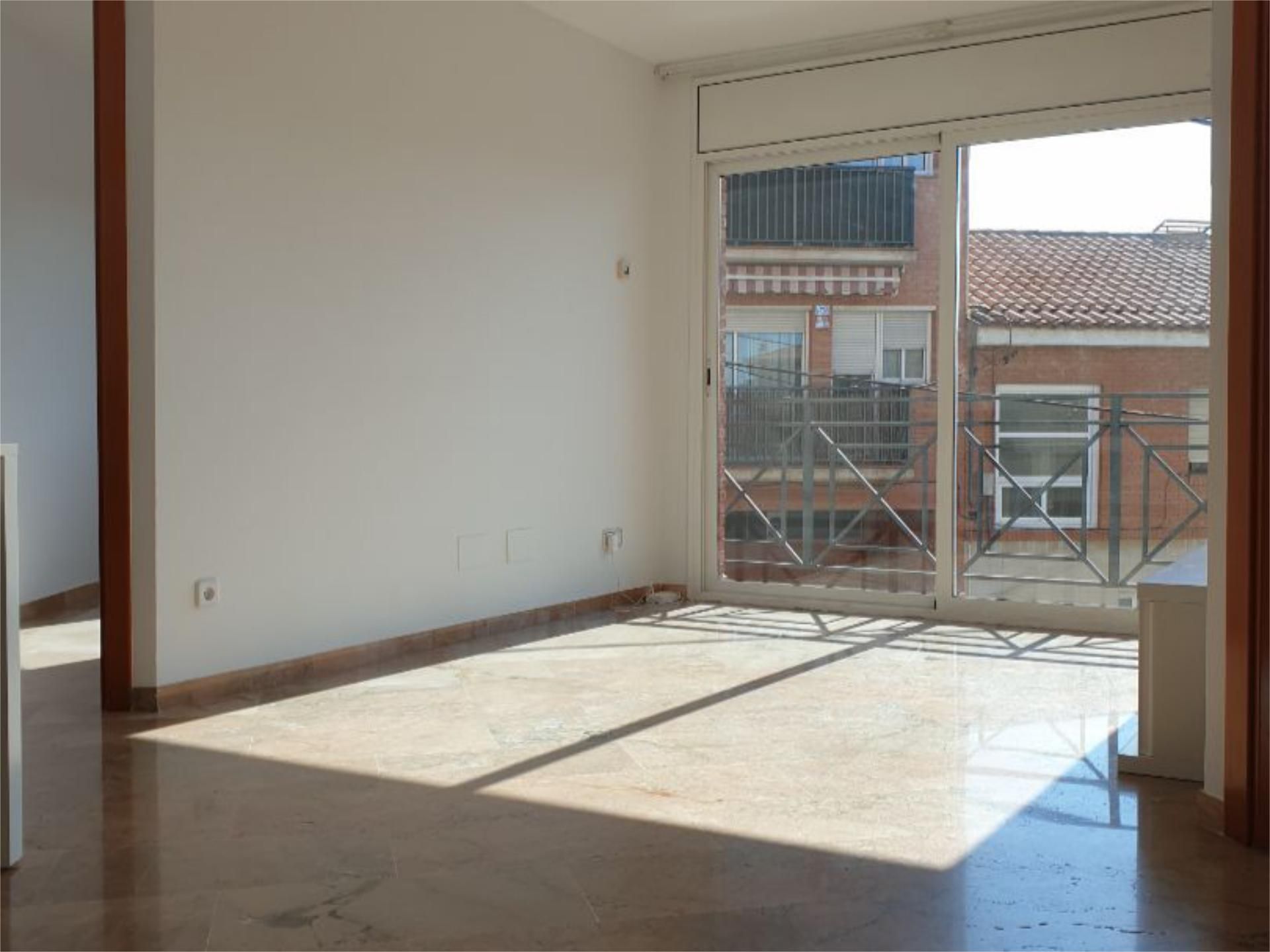Dormitori de Pis en venda en Rubí amb Aire condicionat i Balcó