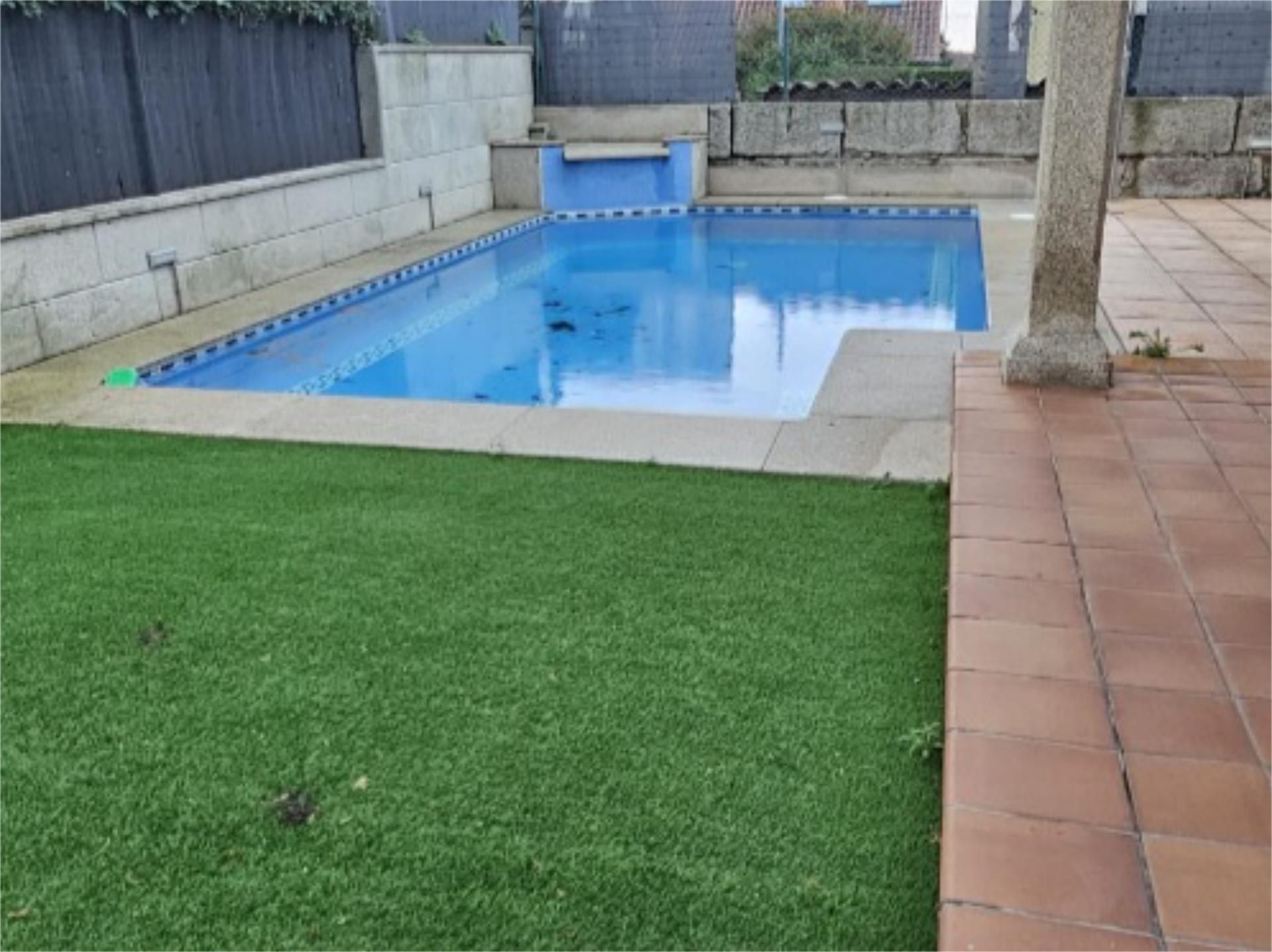 Piscina de Casa o xalet en venda en Vigo  amb Piscina