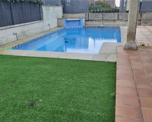 Piscina de Casa o xalet en venda en Vigo  amb Jardí privat i Piscina