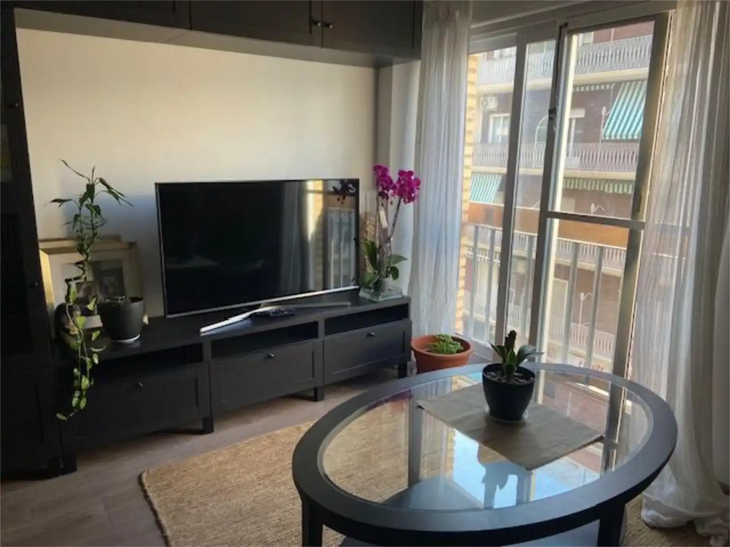 Habitación en Carrer de Lluís Oliag, 55, Mont-Olivet Sala de estar de Piso para compartir en Valencia con Aire acondicionado, Parquet y Amueblado