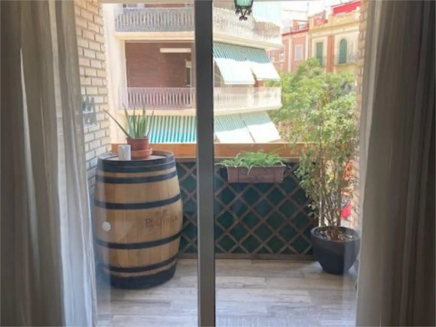 Habitación en Carrer de Lluís Oliag, 55, Mont-Olivet Terraza de Piso para compartir en Valencia con Aire acondicionado, Parquet y Amueblado