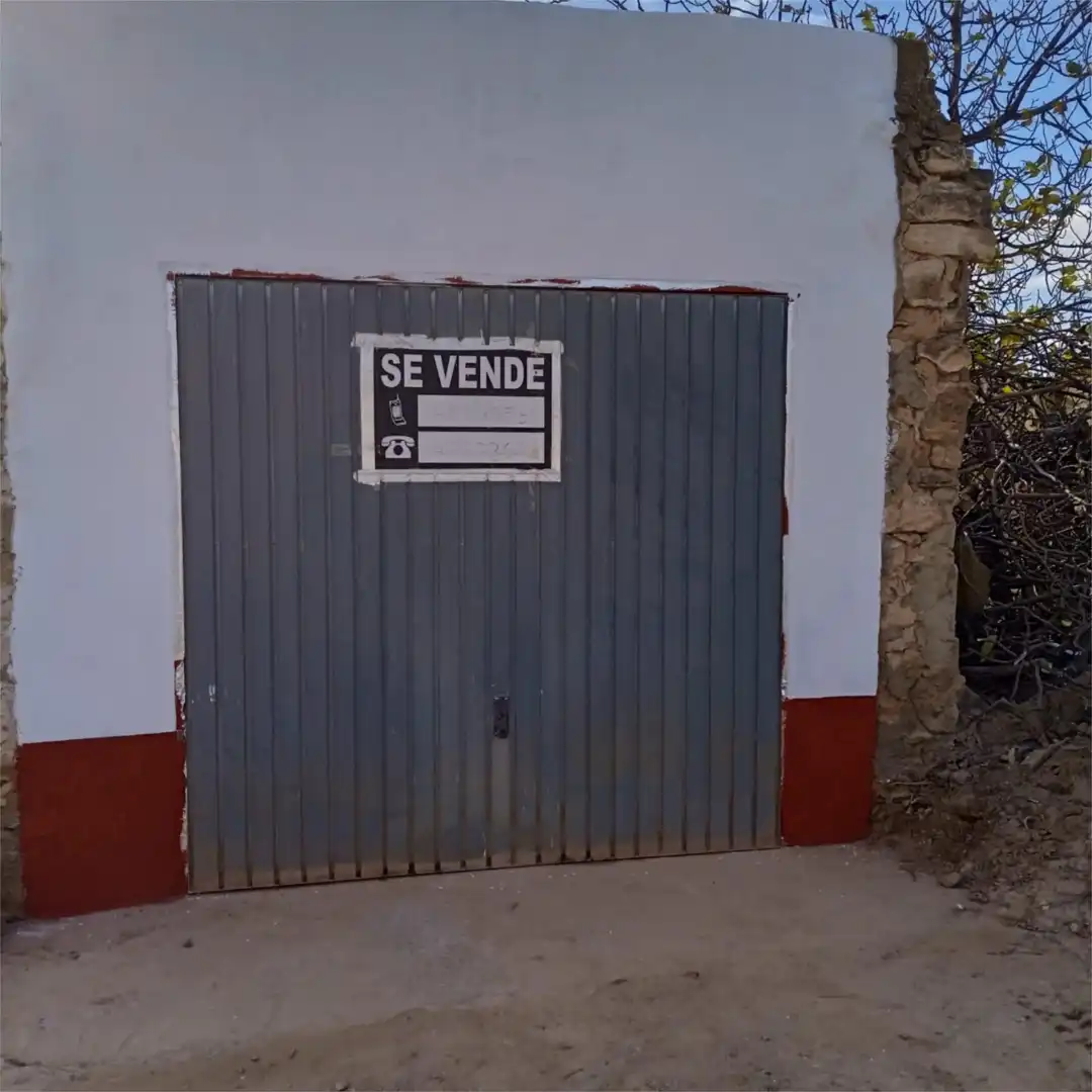 Aparcament de Finca rústica en venda en Villar del Arzobispo amb Traster