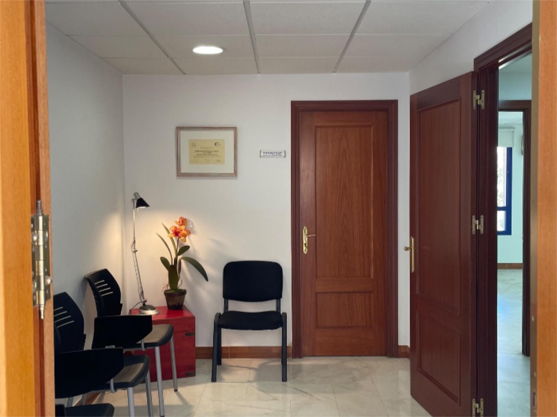 Office to rent in  Melilla Capital