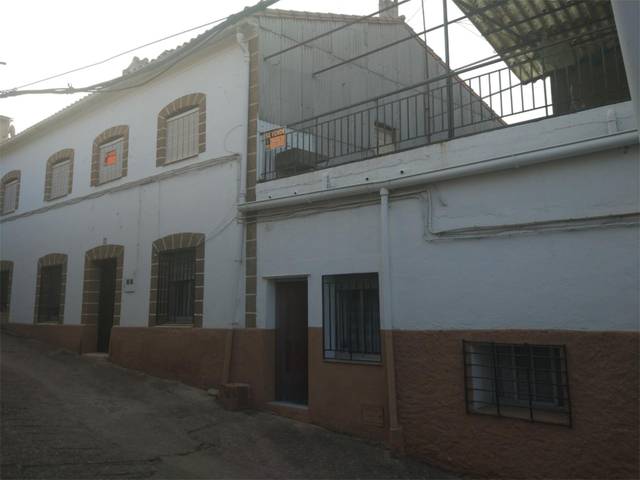 Casa adosada en Venta en Calle Alamillo, 4 en Cañamero