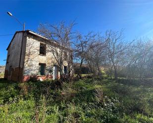 Planta baixa en venda en Sariegos amb Jardí privat