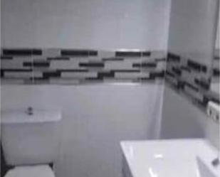 Bathroom of Flat for sale in  Sevilla Capital  with Heating and Terrace