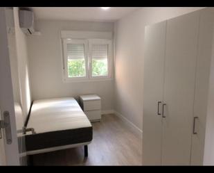 Bedroom of Apartment to share in  Madrid Capital  with Air Conditioner, Parquet flooring and Terrace