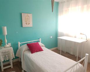 Bedroom of Flat to share in  Sevilla Capital  with Air Conditioner, Private garden and Terrace