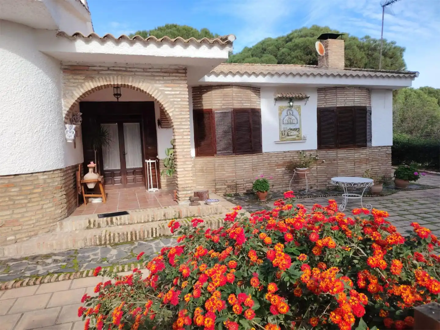 Houses for sale in Santuario Virgen de la Cabeza, 13, Andújar Garden of Houses for sale in Andújar with Terrace and Swimming Pool
