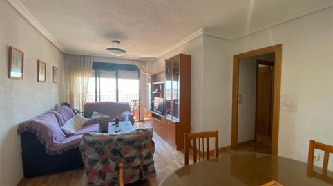 Foto 2 de Piso en venta en Calle Hermanos Quintero, 1, Carretas - Pajarita, Albacete Capital