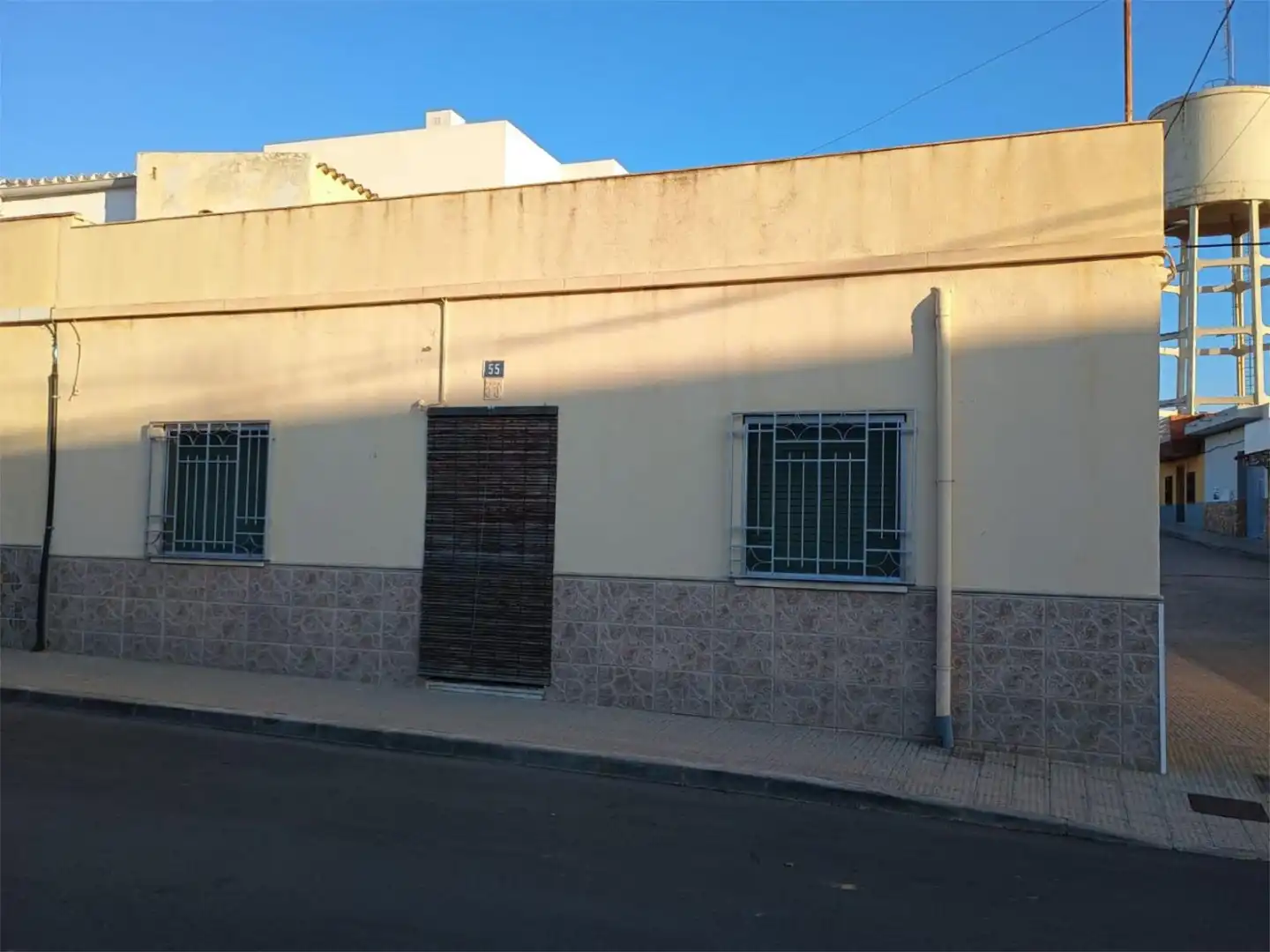 Casa adosada en venta en Calle Sevilla, 55, Picassent Vista exterior de Casa adosada en venta en Picassent con Aire acondicionado, Terraza y Balcón