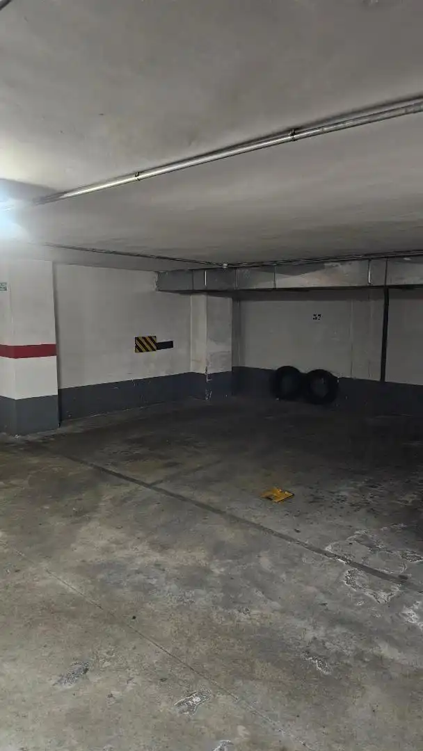Garage zum Verkauf in Calle Periodista Sánchez Asensio, 3, Casco Antiguo Parkplatz von Garage zum Verkauf in Cáceres