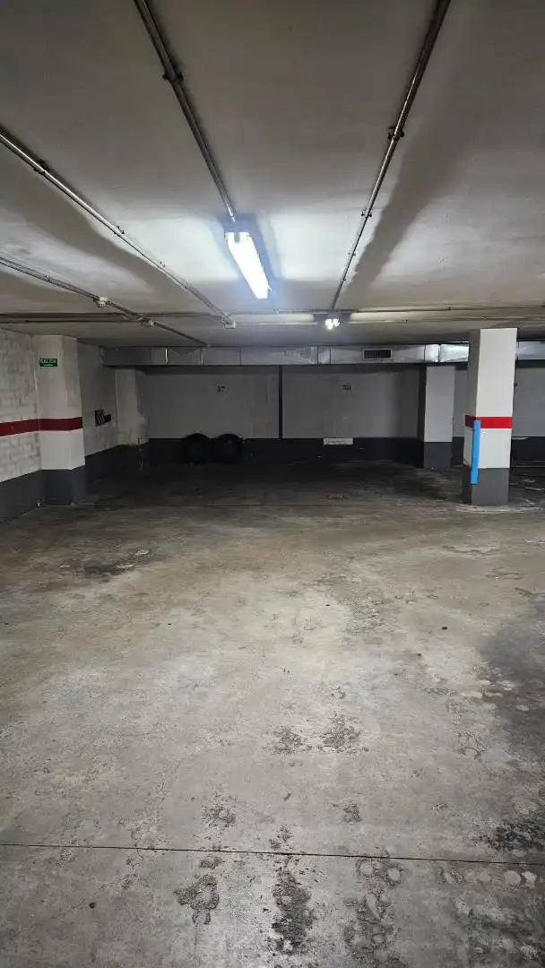 Garage zum Verkauf in Calle Periodista Sánchez Asensio, 3, Casco Antiguo Parkplatz von Garage zum Verkauf in Cáceres
