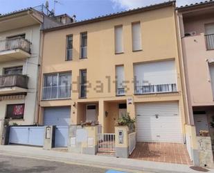 Exterior view of Single-family semi-detached for sale in La Bisbal d'Empordà