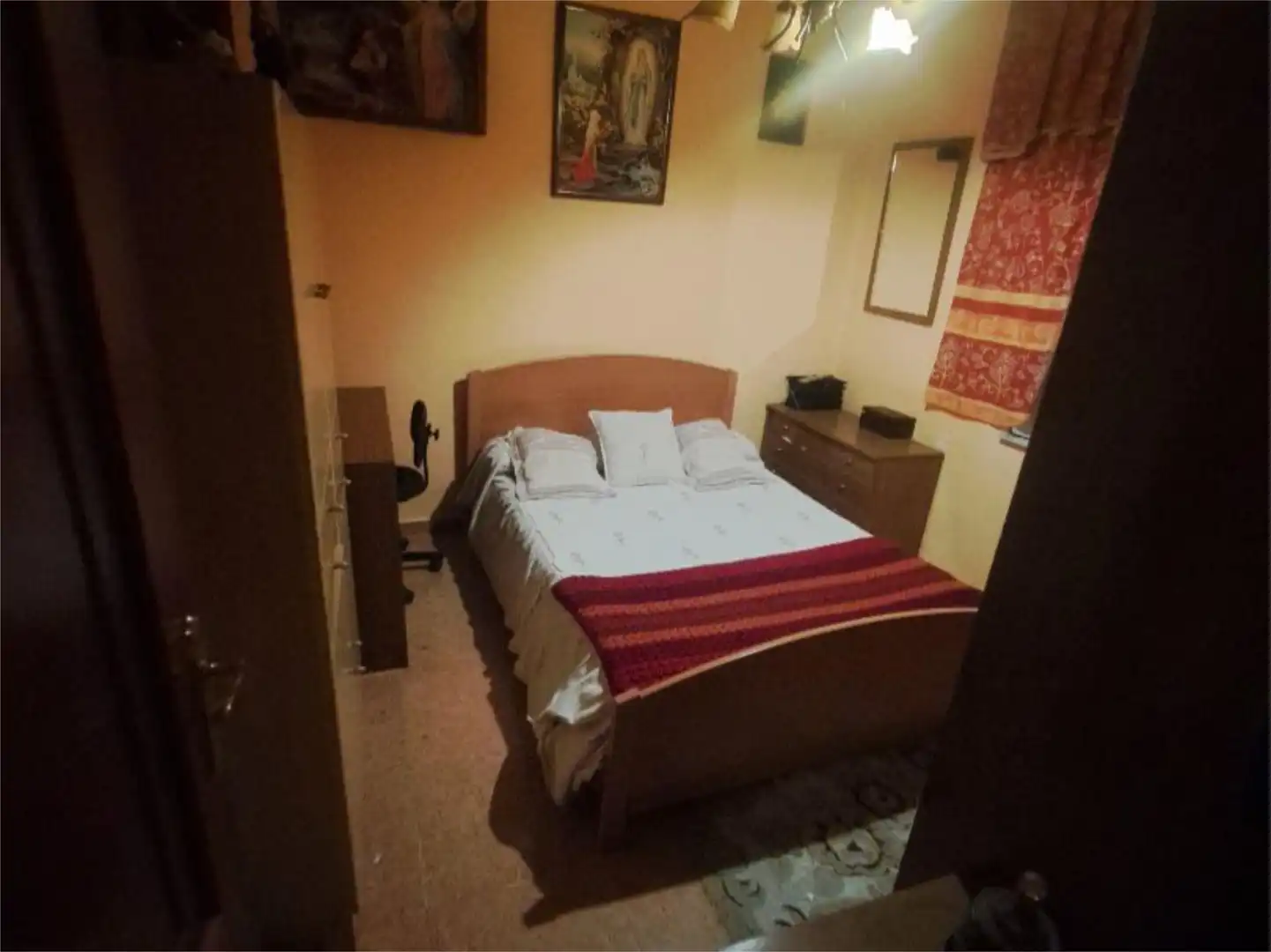 Casa adosada en venta en Calle San Martin, 16, Villagatón Habitación de Casa adosada en venta en Villagatón con Calefacción, Jardín privado y Terraza