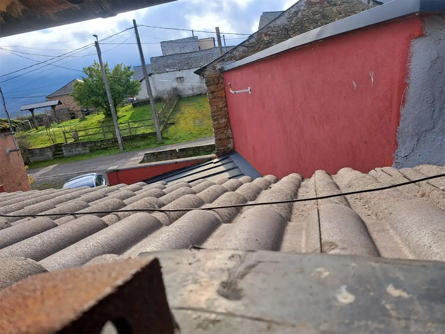 Casa adosada en venta en Calle San Martin, 16, Villagatón Vista exterior de Casa adosada en venta en Villagatón con Calefacción, Jardín privado y Terraza
