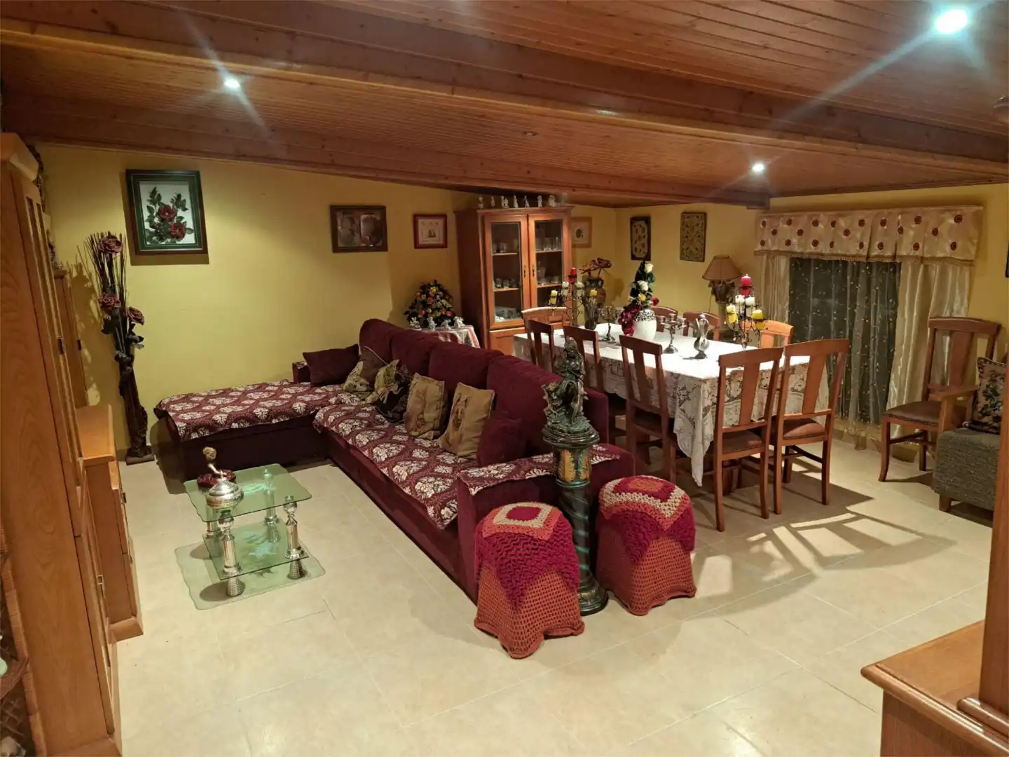 Casa adosada en venta en Calle San Martin, 16, Villagatón Comedor de Casa adosada en venta en Villagatón con Calefacción, Jardín privado y Terraza