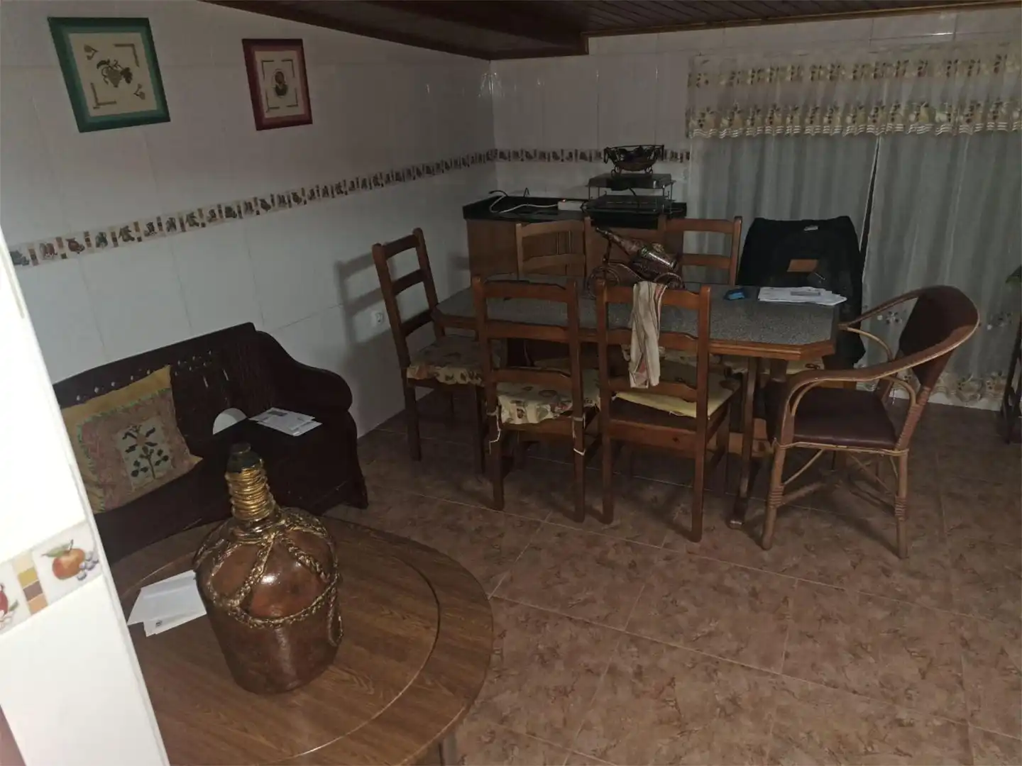 Casa adosada en venta en Calle San Martin, 16, Villagatón Comedor de Casa adosada en venta en Villagatón con Calefacción, Jardín privado y Terraza