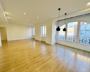 Living room of Flat to rent in Vitoria - Gasteiz  with Heating, Parquet flooring and Balcony