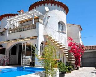 Jardí de Casa adosada en venda en Empuriabrava amb Terrassa i Piscina