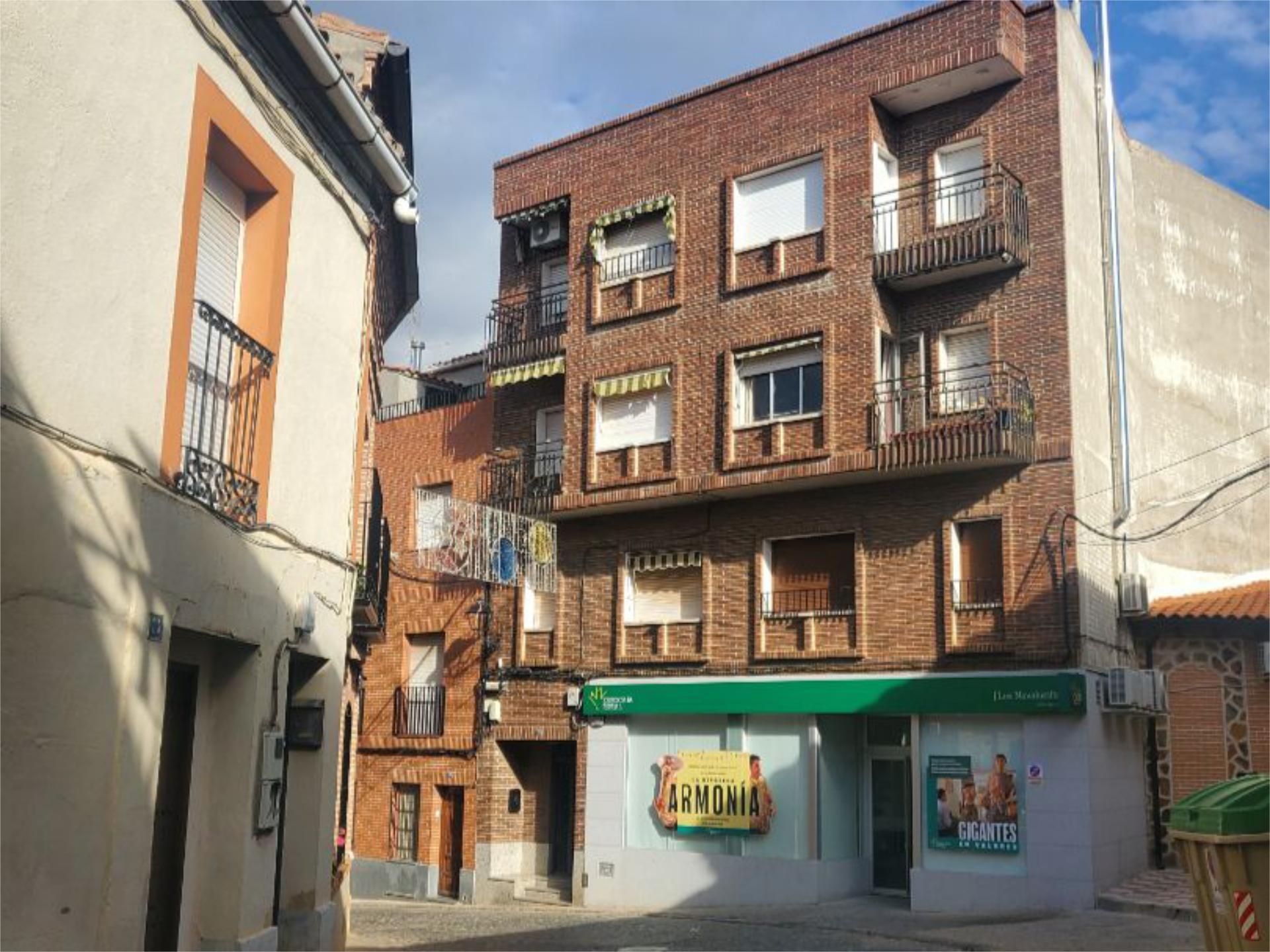 Exterior view of Flat for sale in Los Navalucillos  with Balcony