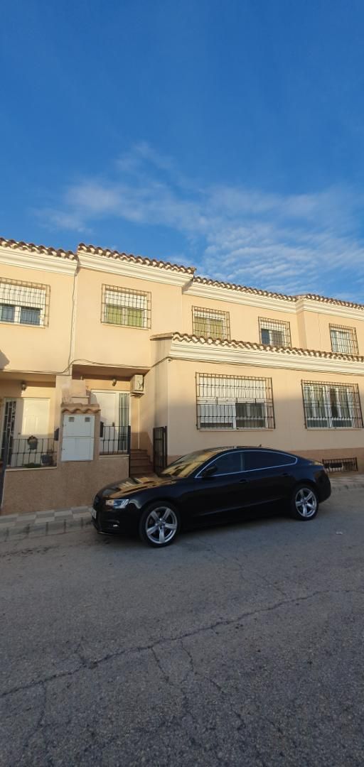 Exterior view of Single-family semi-detached for sale in Casas de Juan Núñez  with Air Conditioner, Heating and Terrace