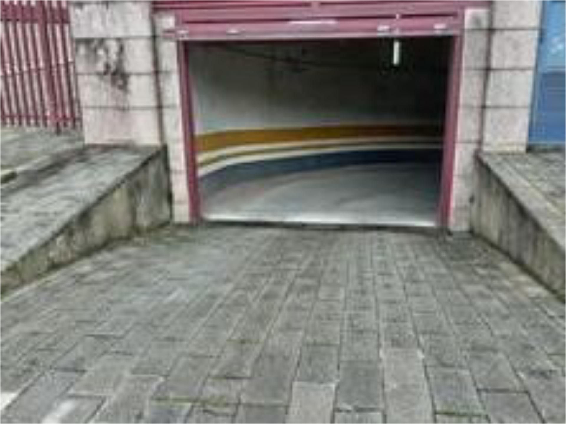Parking of Garage to rent in Santiago de Compostela 