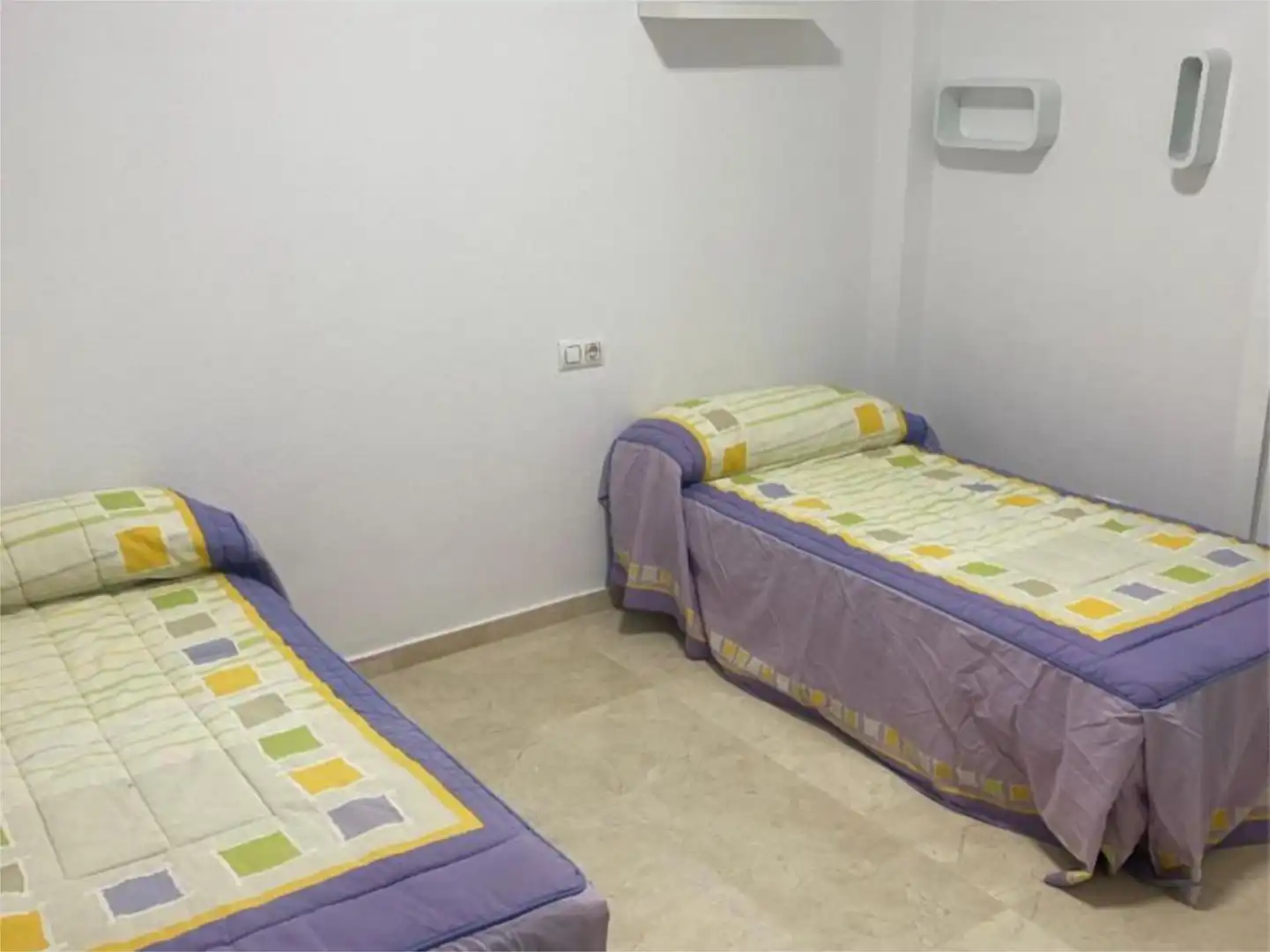Piso en venta en Calle Encina, 19, Huévar del Aljarafe Habitación de Piso en venta en Huévar del Aljarafe con Aire acondicionado, Calefacción y Terraza