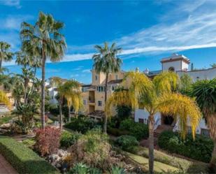 Vista exterior de Apartament en venda en Marbella amb Terrassa i Piscina