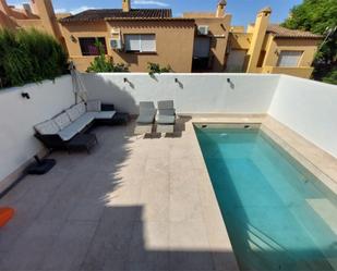 Piscina de Casa adosada en venda en  Granada Capital amb Aire condicionat, Calefacció i Jardí privat