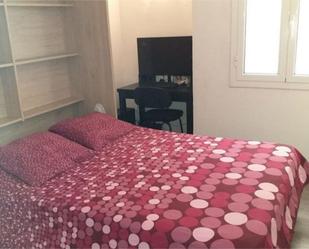 Bedroom of Flat to share in  Jaén Capital  with Air Conditioner, Heating and Private garden